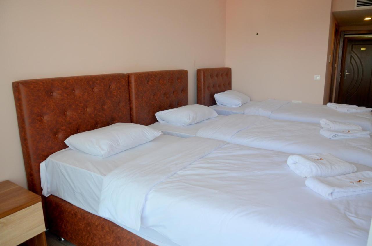 Hotel Imperial סטרוגה מראה חיצוני תמונה
